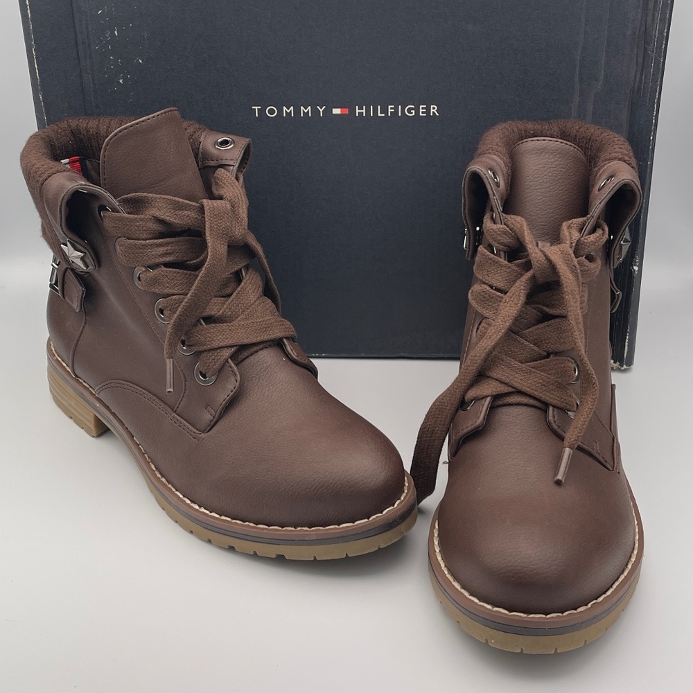 Tommy Hilfiger Women's Shoe Sweater Knit Cuff Star Boot Lace Brown Size 7 M US